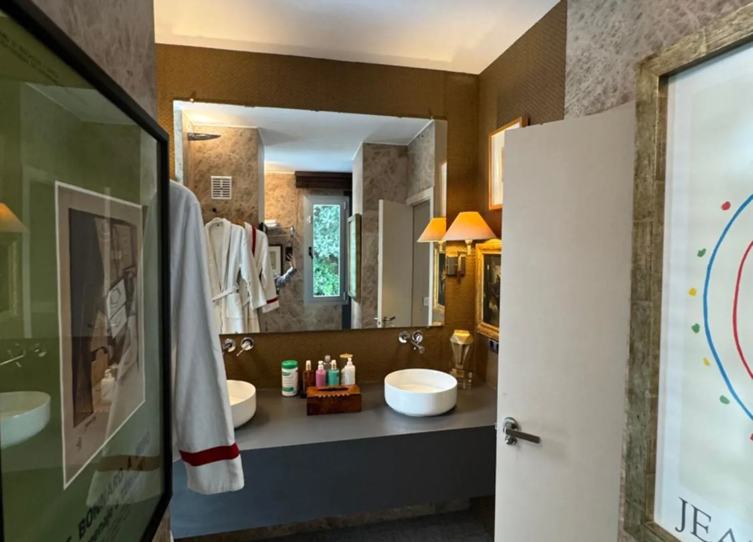 Marbella Boutique Art Suites