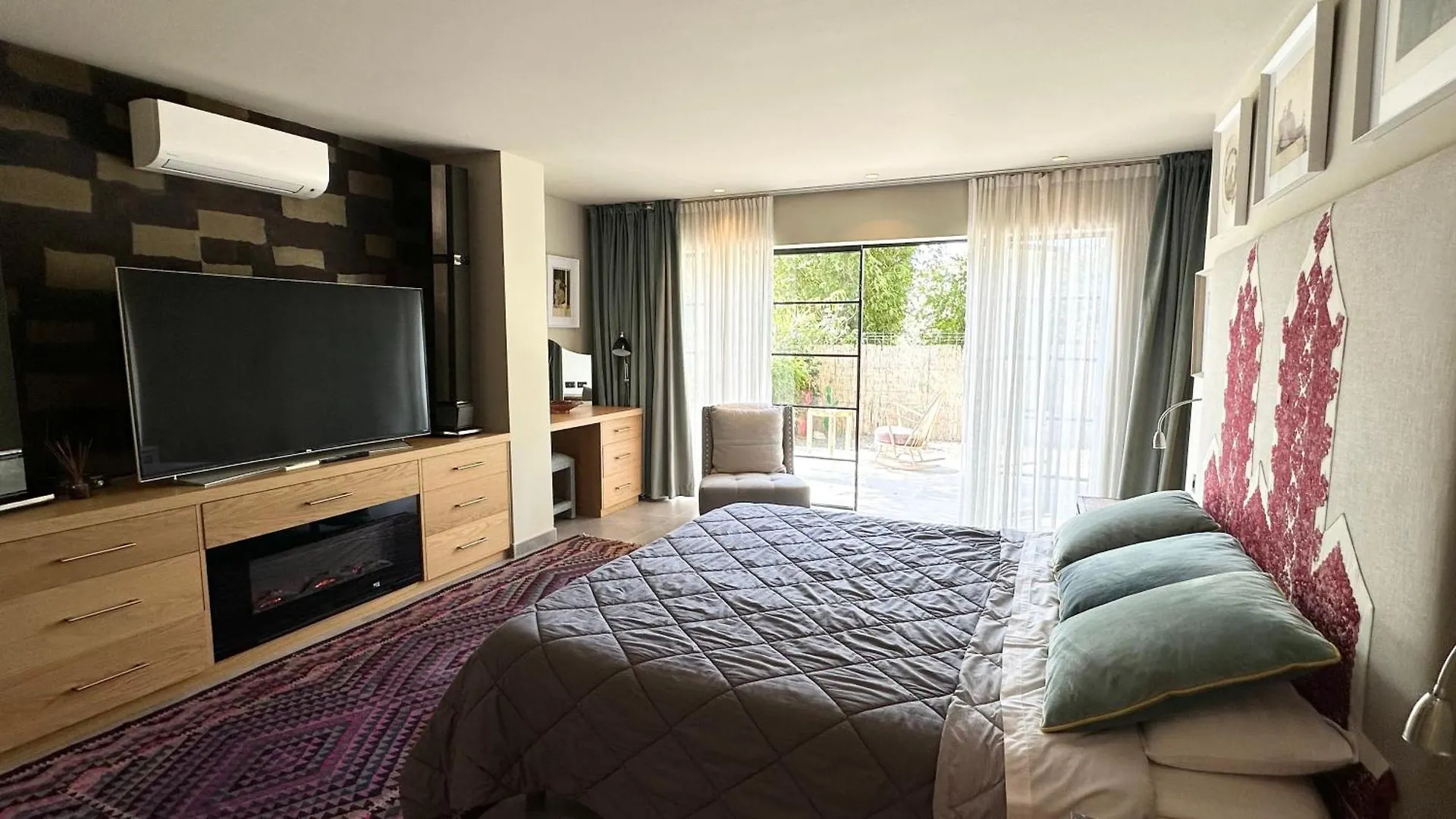 Marbella Boutique Art Suites