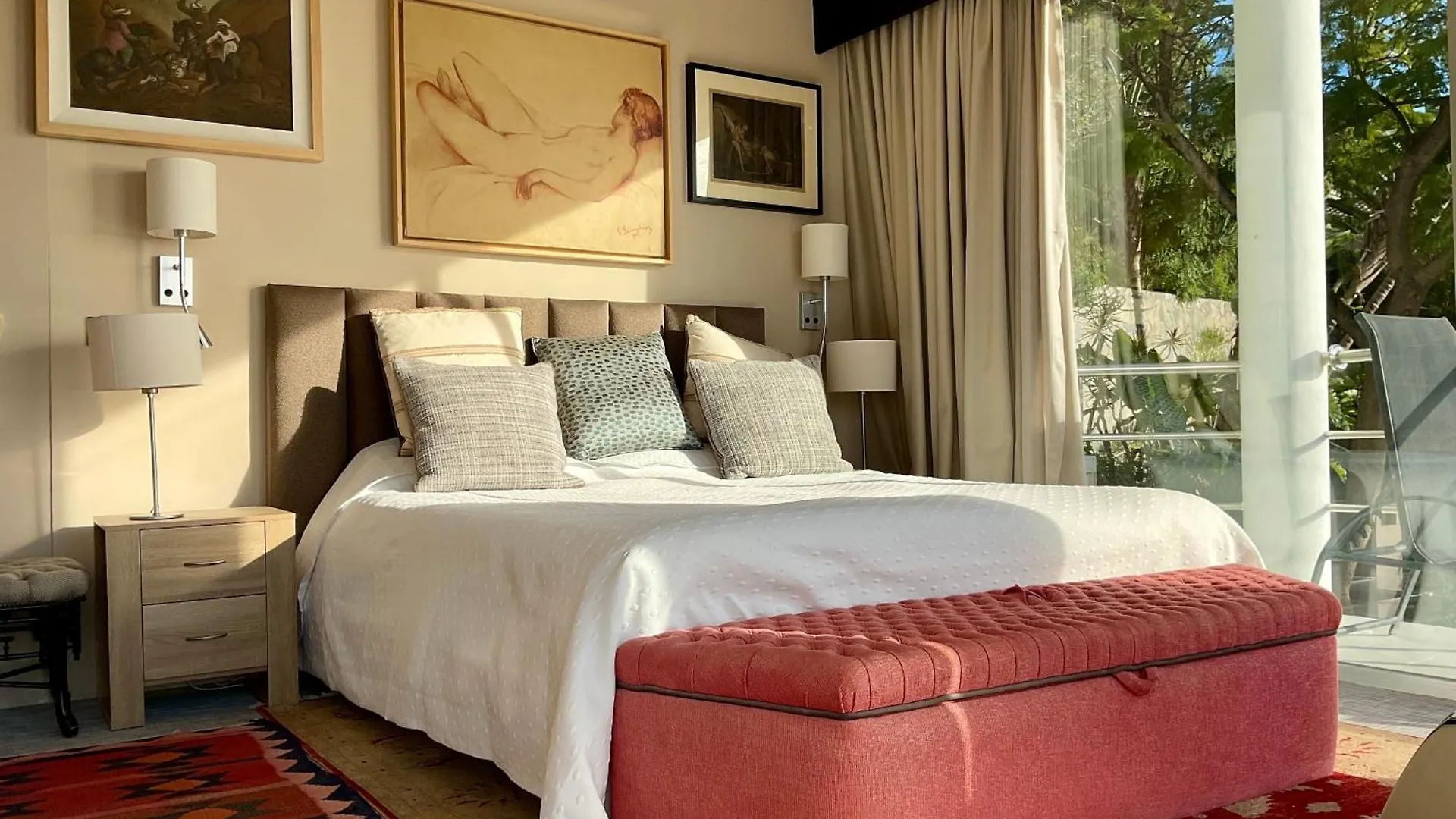 Marbella Boutique Art Suites